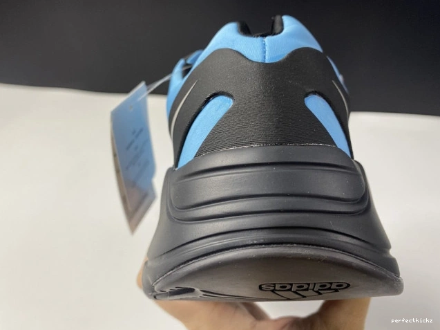 Yeezy 'Bright Boost Cyan' GZ3079 ADIDAS 700 MNVN 0722